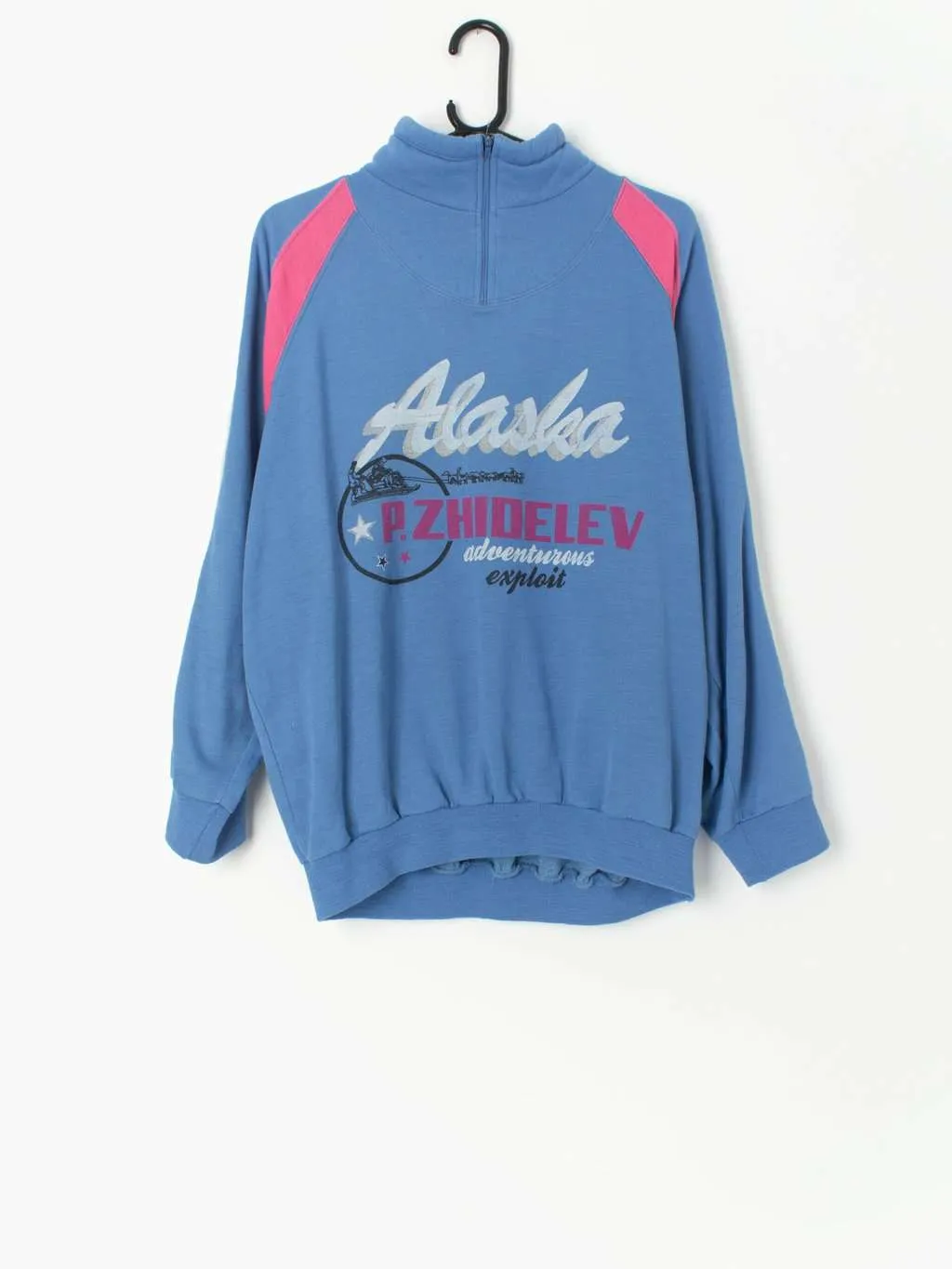 80s vintage blue and pink sweatshirt with large Alaska graphics – Medium