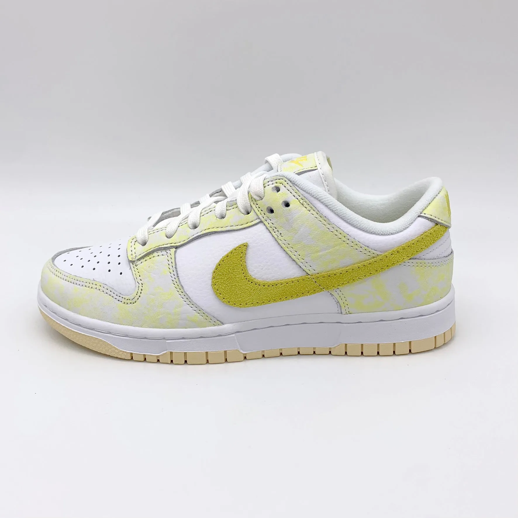 Nike Dunk Low Yellow Strike