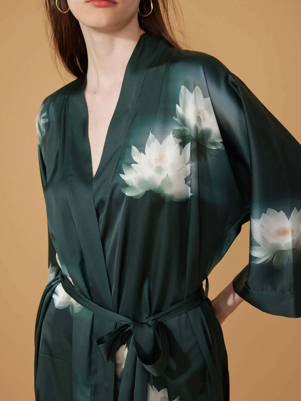 Short White Kimono Robe Lotus.