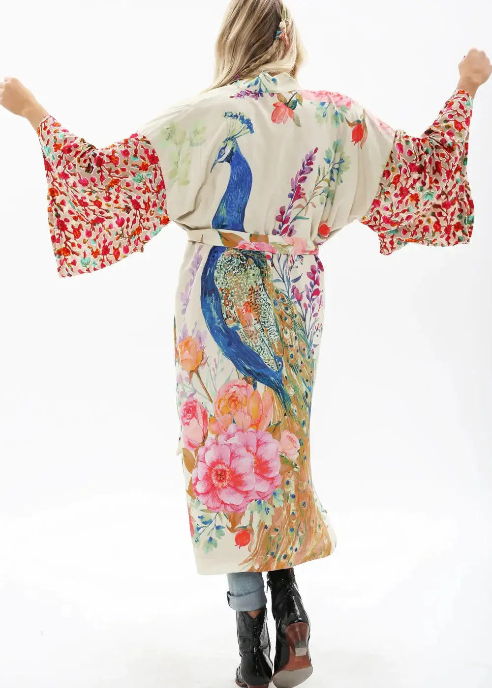 Stunning Kimono for Fantasy Enthusiasts