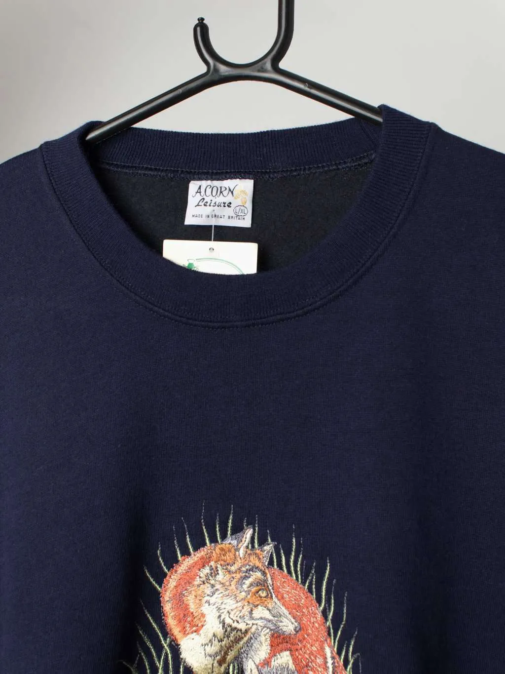 Vintage sweatshirt with embroidered fox and cub scene – Large / XL